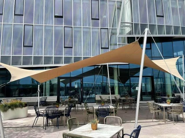 Atap Membran Cafe dan Restoran Outdoor